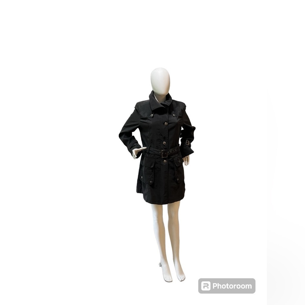 Fen-Nelli black  women’s raincoat.